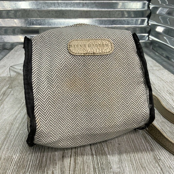 Steve Madden Cross Body Spike Faux - Picture 12 of 12